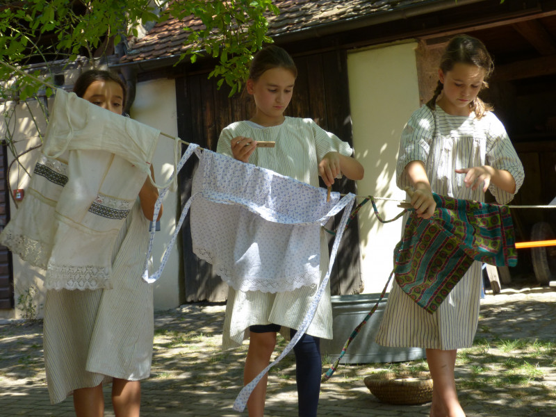 Kinder waschen W&auml;sche